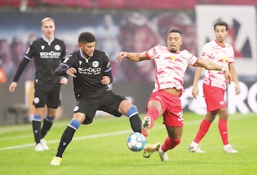 Arminia vence al RB Leipzig, con el panameño Andrade en cancha