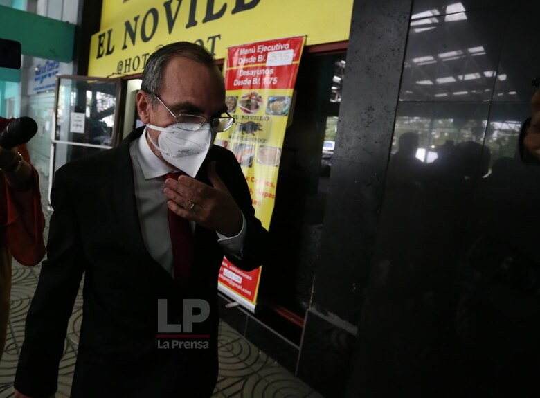 Rolando López es imputado del cargo de tráfico de armas; recibe medida cautelar de reportarse cada 30 días