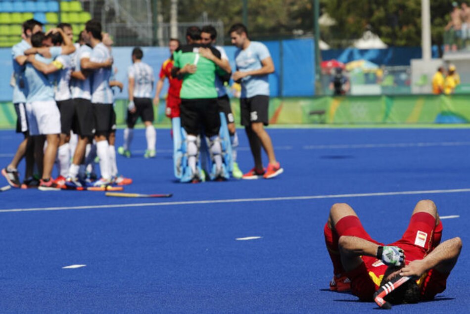 Argentina supera a España y se mete en semifinales del 'hockey' masculino