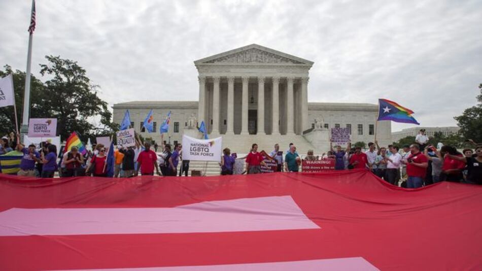 Corte Suprema de Estados Unidos extiende el matrimonio gay en el ámbito nacional