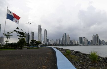 Oficinas públicas trabajarán media jornada el 2 de noviembre y estarán cerradas el día 4