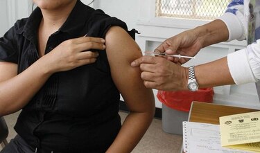 Ministerio de Salud regula colocación de la vacuna contra la fiebre amarilla