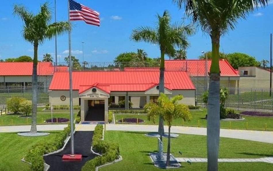 Juez de Miami autoriza que Ricardo Martinelli sea trasladado a un penal de mínima seguridad