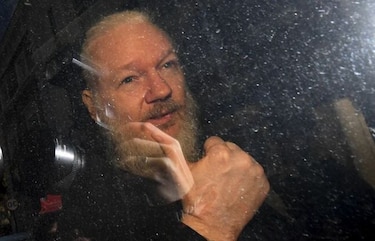 La abogada de Julian Assange le pide a Boric que interceda ante Estados Unidos para cerrar el caso