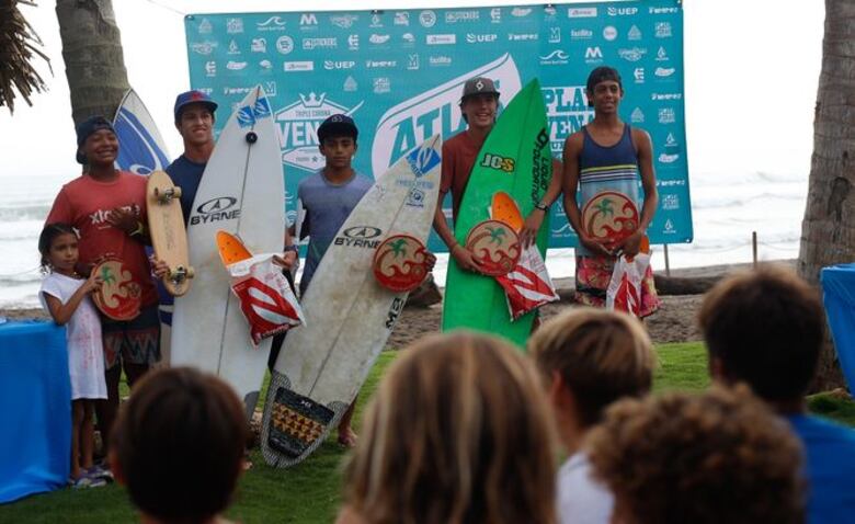 González, Cedeño, Chudnenko y Pérez ganan en las olas de playa Venao