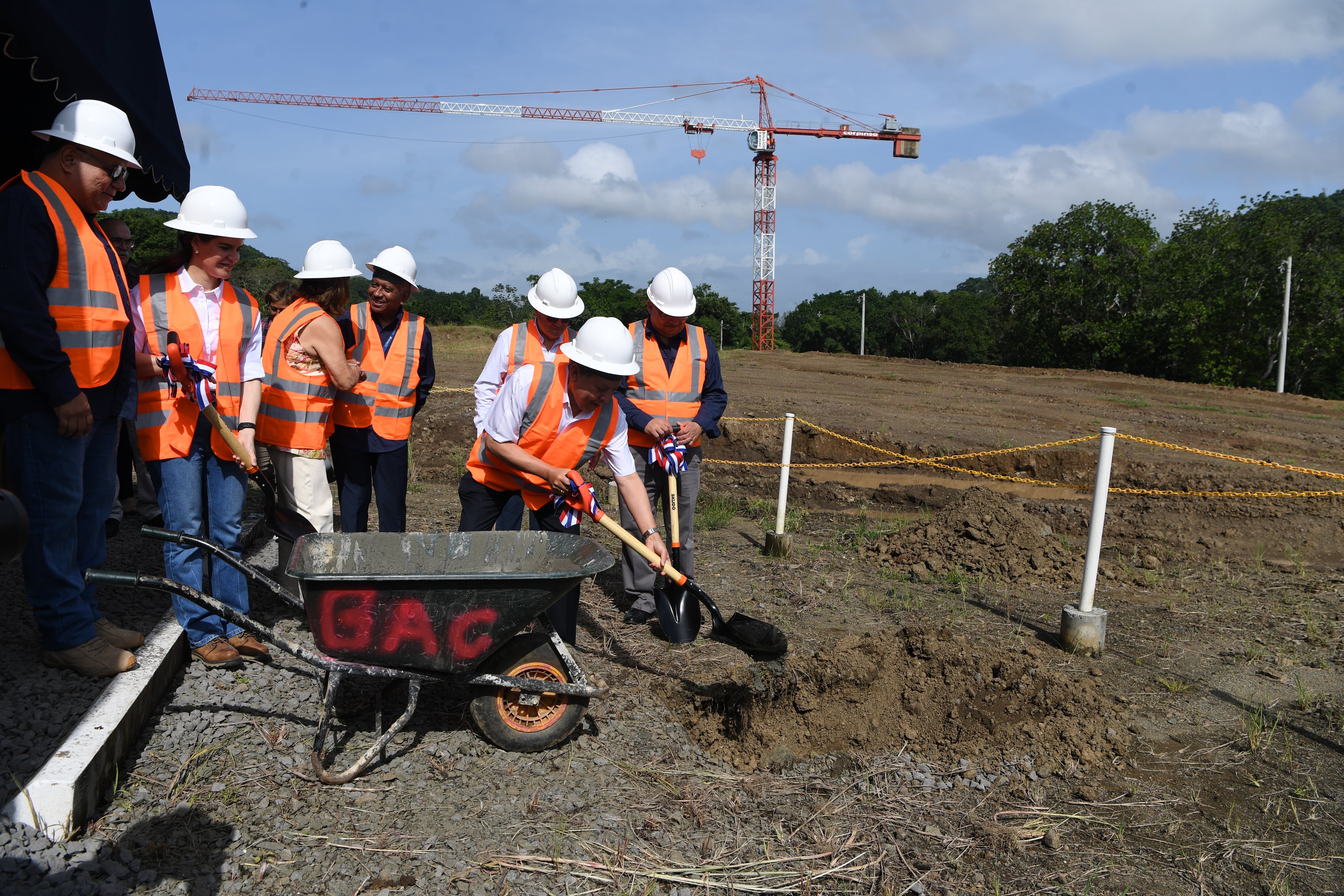 Acto protocolar de la construcción del Nuevo Campus Gorgas. Elysée Fernández