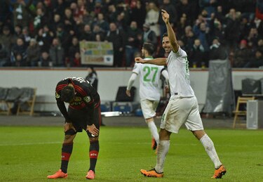 Dortmund avanza en la Copa alemana; Werder Bremen elimina al Leverkusen