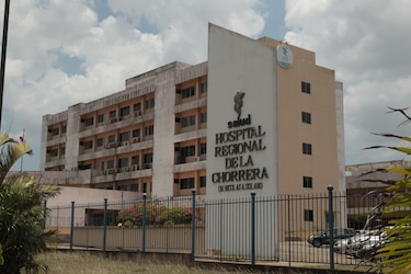 Camas para pacientes de Covid-19 del Hospital Nicolás A. Solano, a su máxima capacidad