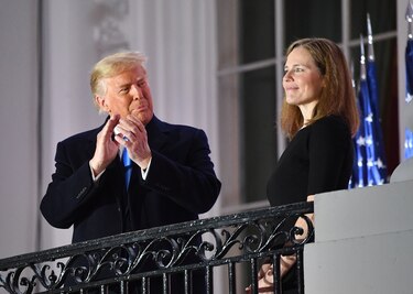 Trump logra victoria con confirmación en el Senado de jueza para la Corte Suprema