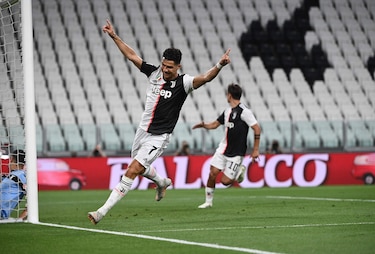 Cristiano anota dos y la Juventus acaricia su noveno Scudetto consecutivo