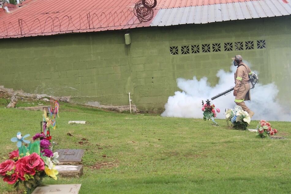 Realizan operativo en cementerios de San Miguelito