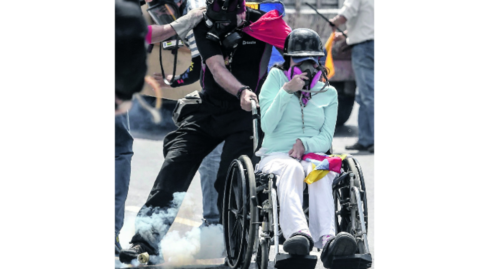 48 muertos y 13 mil heridos en protestas