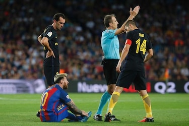 Barcelona y Atlético empatan en duelo de gigantes; Messi se lesiona