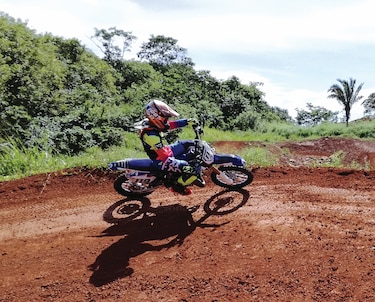 Pilotos de motocross, ansiosos por volver a ver el banderazo
