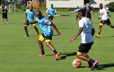 Bolillo Gómez, motivado por el esfuerzo de los jugadores en los entrenamientos