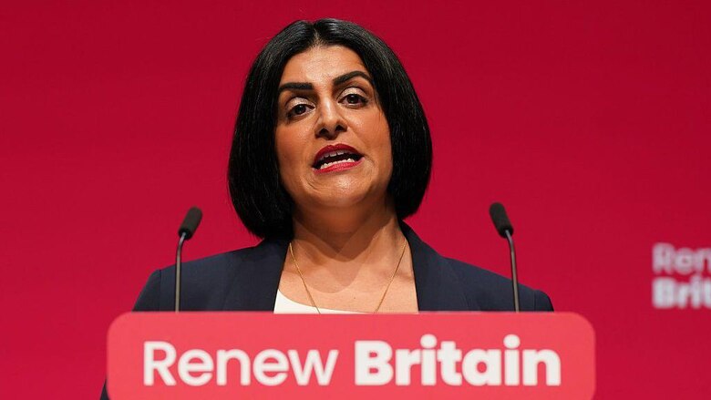 Cómo Reino Unido endurecerá los requisitos para que los migrantes obtengan la residencia permanente