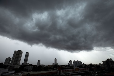 Panamá emite alerta de vigilancia por lluvias intensas y tormentas hasta el martes