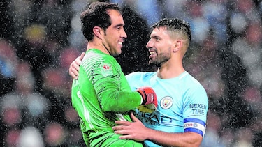 EL City y Arsenal sufren para avanzar en la Copa de la Liga