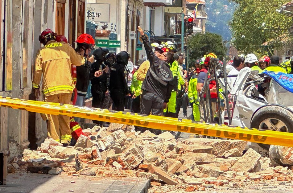 Reportan 14 fallecidos y 381 heridos por el sismo de magnitud 6.5 en Ecuador