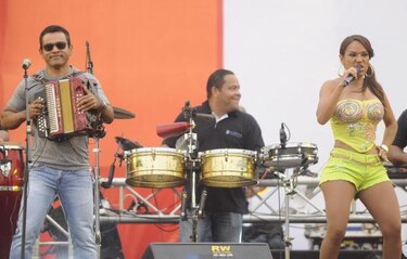 Samy y Sandra Sandoval transmitirán por redes sociales presentación musical desde su estudio esta noche