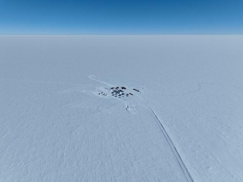 Por qué el trozo de hielo más antiguo de la Tierra, recogido en la Antártida, puede ‘revolucionar’ lo que sabemos del cambio climático