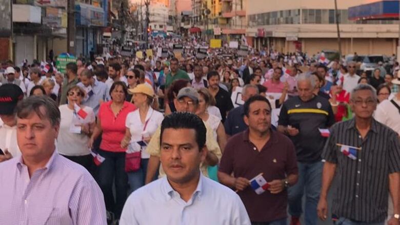 Ciudadanos piden un alto a la impunidad tras escándalo de sobornos de Odebrecht