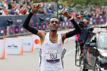 El etíope Tamirat Tola gana el Maratón de Nueva York con nuevo récord de la prueba