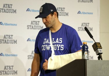Cowboys se quedan otra vez sin Tony Romo, se lesiona la clavícula