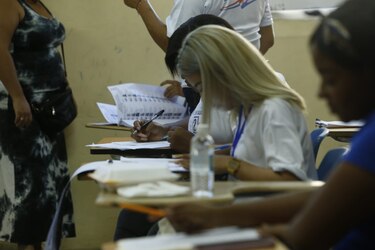En medio de las primarias, el PRD hace oídos sordos a las críticas sobre la descentralización