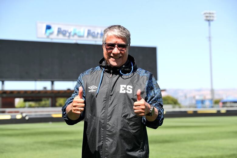 Bolillo Gómez defiende sus lazos con Panamá: Es historia, amistad y cariño