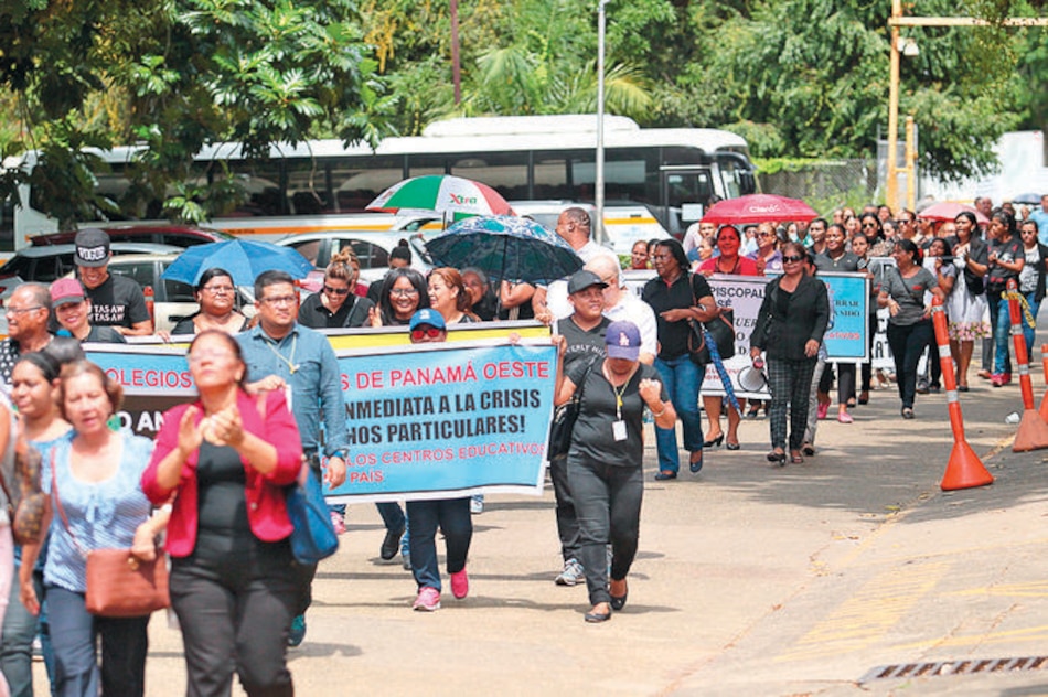 Docentes de escuelas privadas exigen respuestas al Meduca