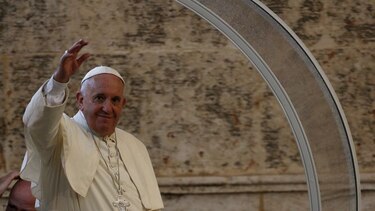 Papa arranca gira por interior de Cuba antes de ir a EU