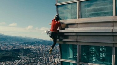 Alex Honnold escala un edificio de 101 pisos sin protección