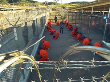 Pentágono suspende plan de vacunar contra Covid-19 a presos de Guantánamo