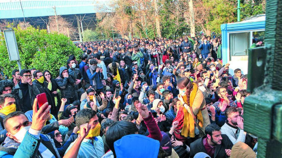 Austeridad gubernamental caldea ánimo de los iraníes