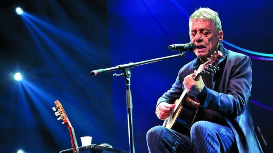 Chico Buarque vuelve a cantar