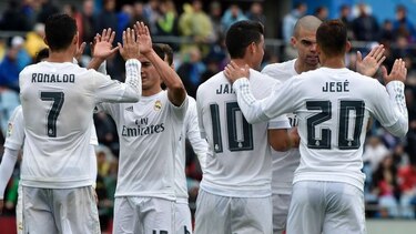 Real Madrid golea al colista Getafe y mete más presión al Barcelona
