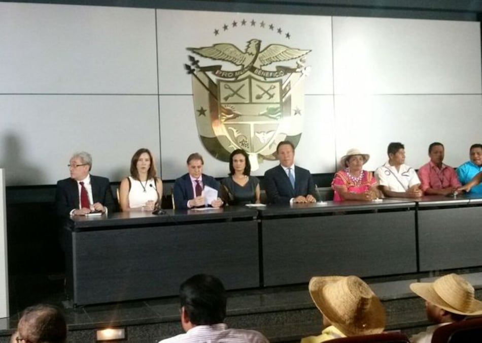 Gobierno firma acuerdo con indígenas sobre Barro Blanco; no descarta comprar la hidroeléctrica