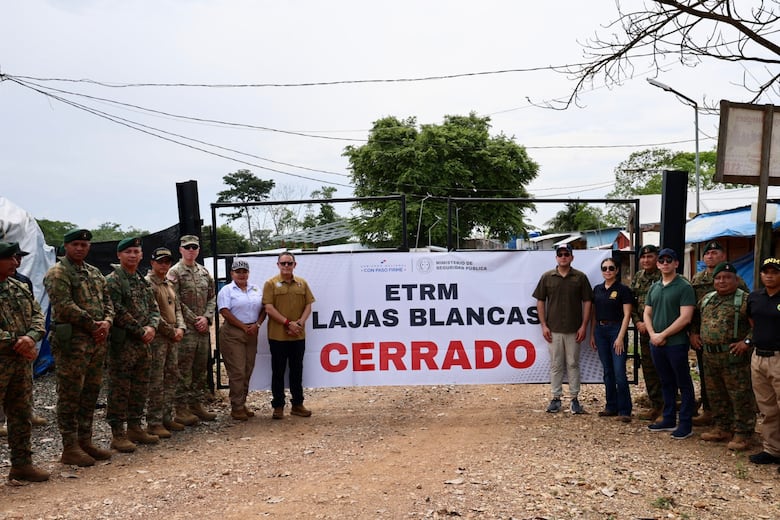 Botes, vehículos y motores: embajador de EUA viaja al Darién para entregar equipos que frenen la migración y combatan el crimen