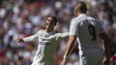 Real Madrid golea al Granada con cinco goles de Ronaldo y presiona al Barça