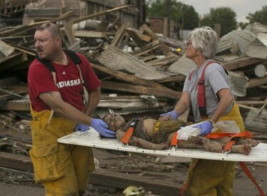 Un muerto y 15 heridos tras el paso de dos tornados en Nebraska