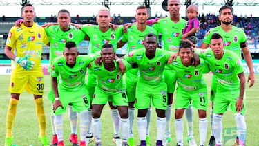 Sporting frenó al expreso