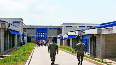 Rango de oficial para custodios