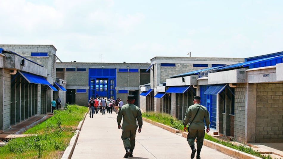 Rango de oficial para custodios