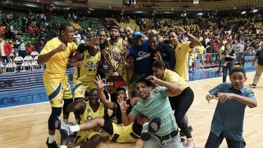 Los Correcaminos de Colón, tricampeones