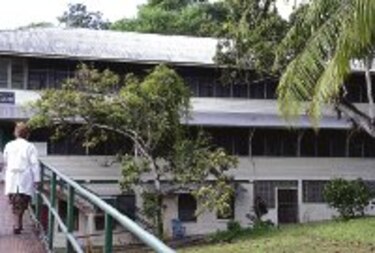 Remodelarán hospital de Palo Seco