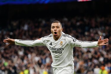 Kylian Mbappé guía al Real Madrid al liderato liguero