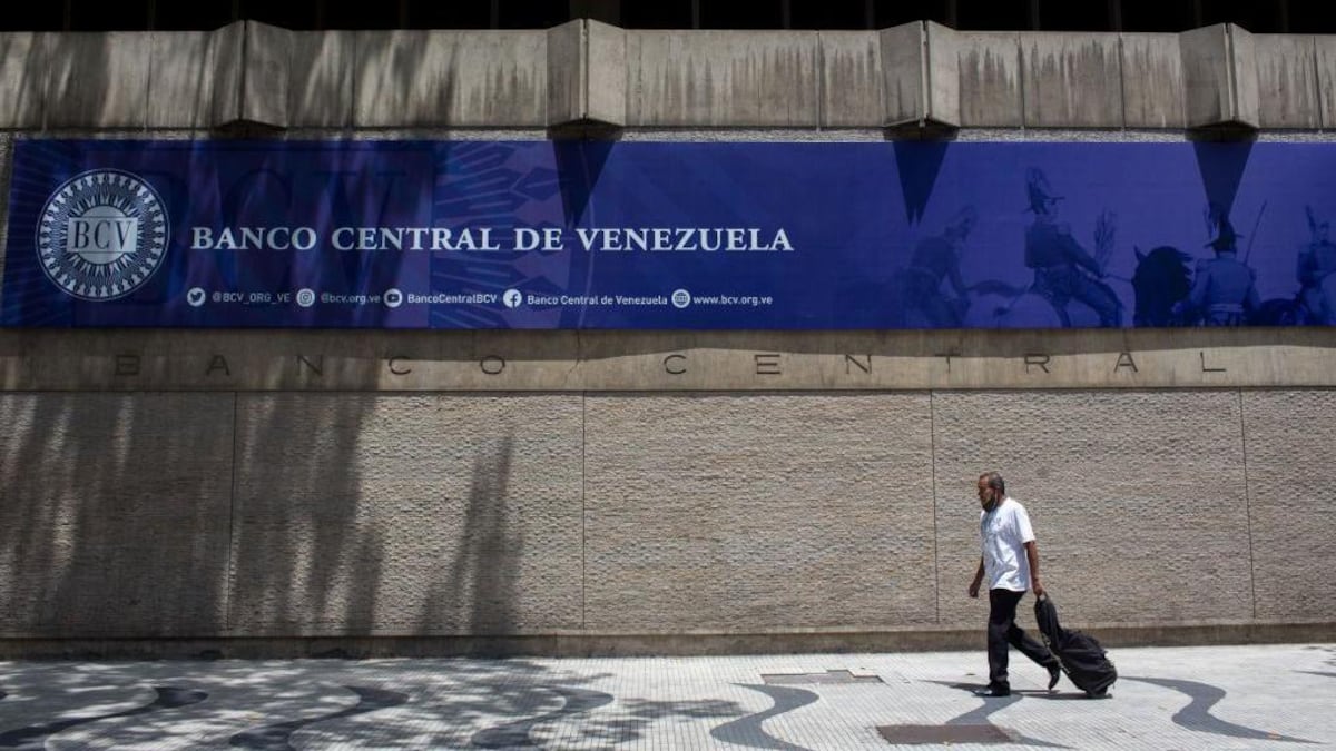 Estados Unidos levanta las sanciones al sistema de banca pública de Venezuela