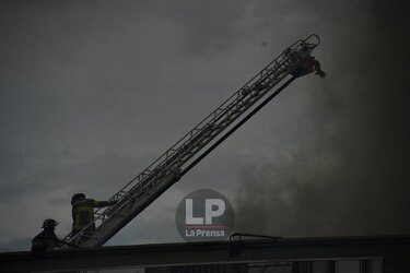 Bomberos atienden al menos 200 emergencias en tres días