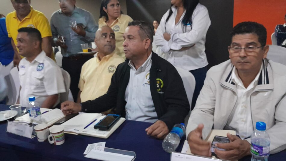 Meduca y gremios magisteriales llegan a acuerdo: el 30 de agosto pagarán lo adeudado a docentes